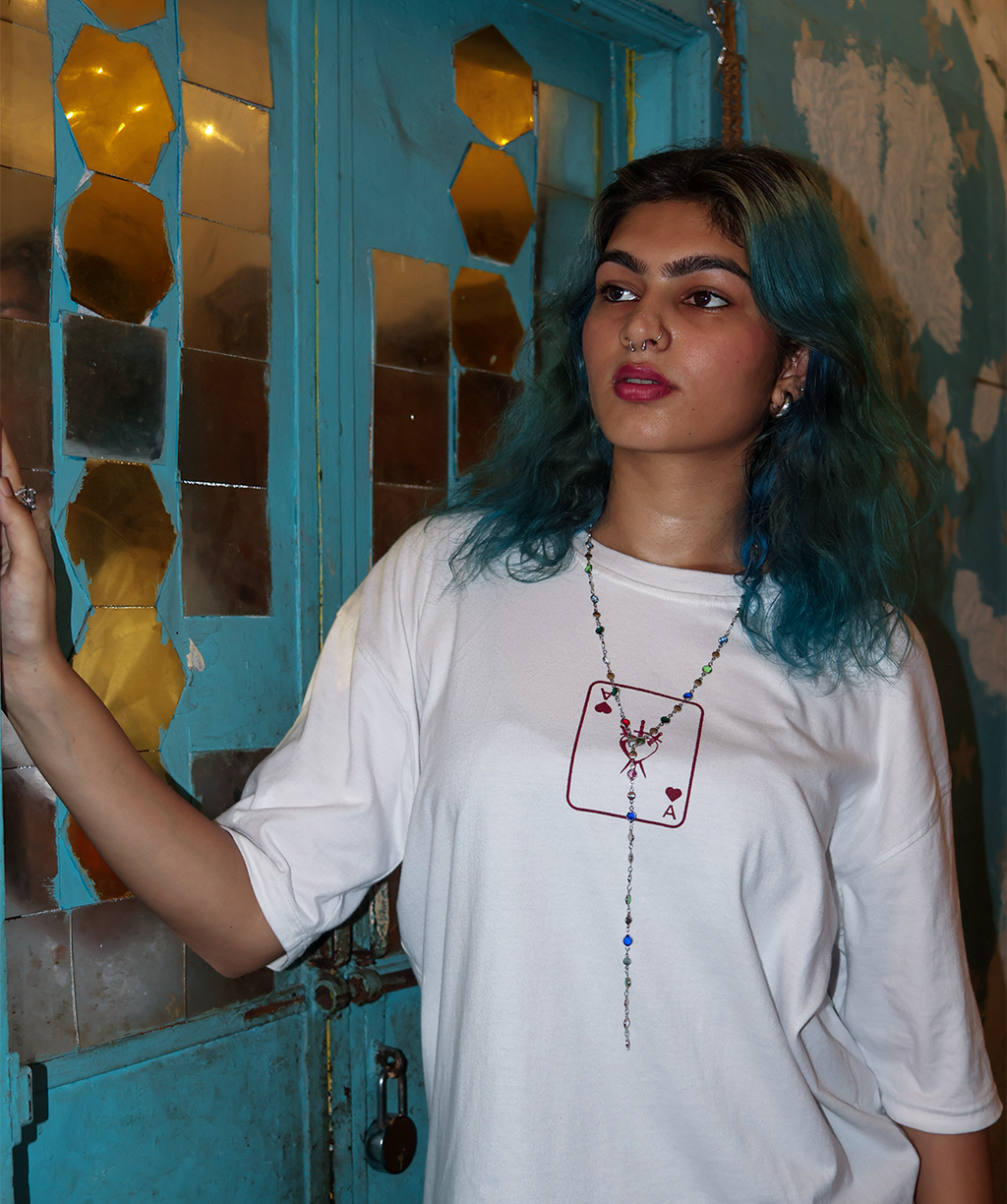 Pyaar ka karz, Oversized T-shirt